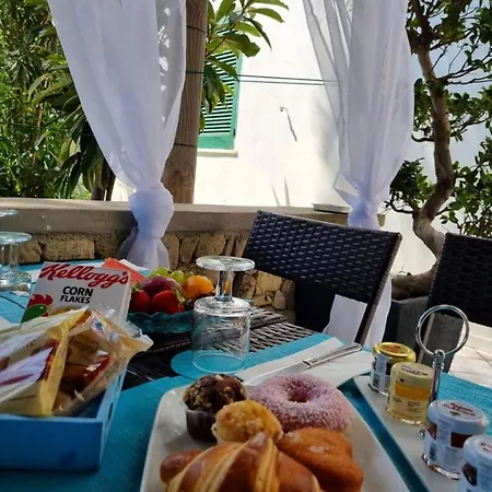 Bina Sea Готель