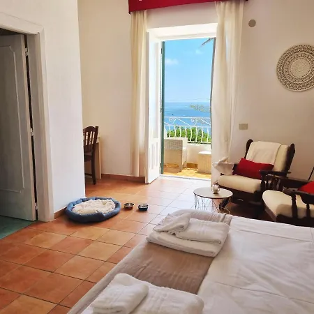 Готель Bina Sea Sant'Angelo (Isola d'Ischia)